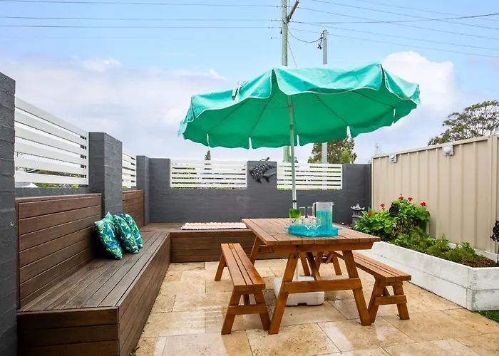 Villa Zelma I Pet Friendly I 4 Min Walk To Beach